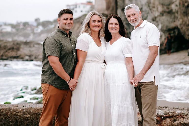 Femeia care e însărcinată cu propria nepoată