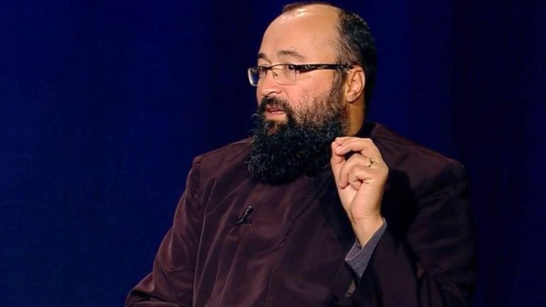 Cine este părintele Visarion Alexa și cum a ajuns unul dintre cei mai cunoscuți preoți din România. Decizia judecătorilor, după ce a fost acuzat de agresiune sexuală