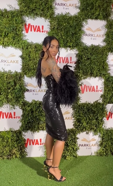 Ținuta bizară a care a apărut Ruby la petrecerea Viva!