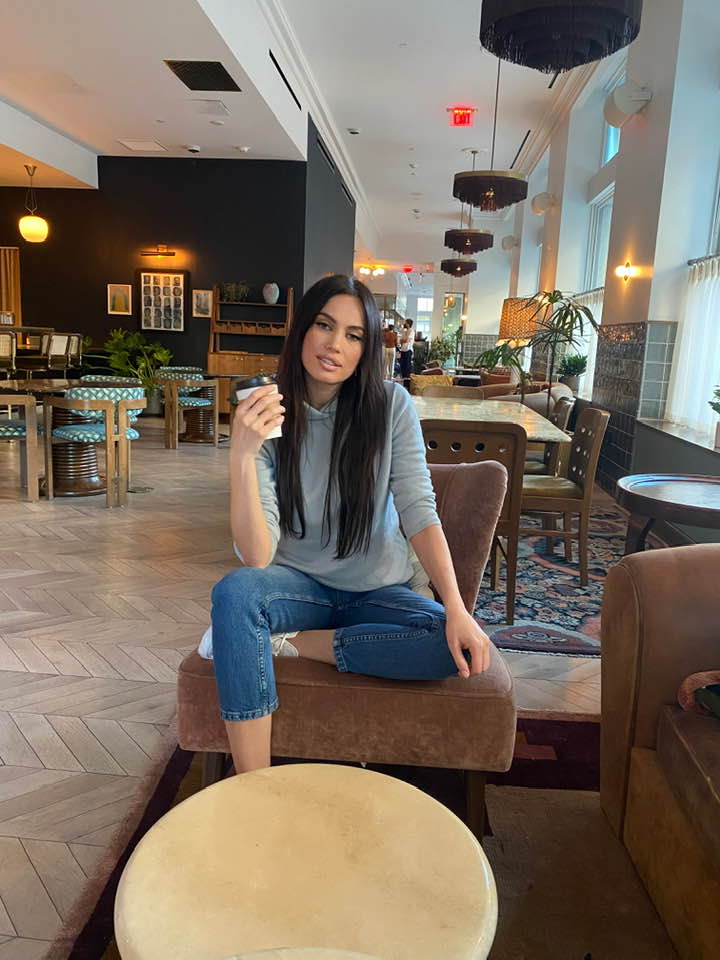 Alina Pușcău a descoperit spiritualitatea, după decesul tatălui ei. „Nu am putut să vorbesc cu el, 5 ani am fost suparată”. Exclusiv VIDEO