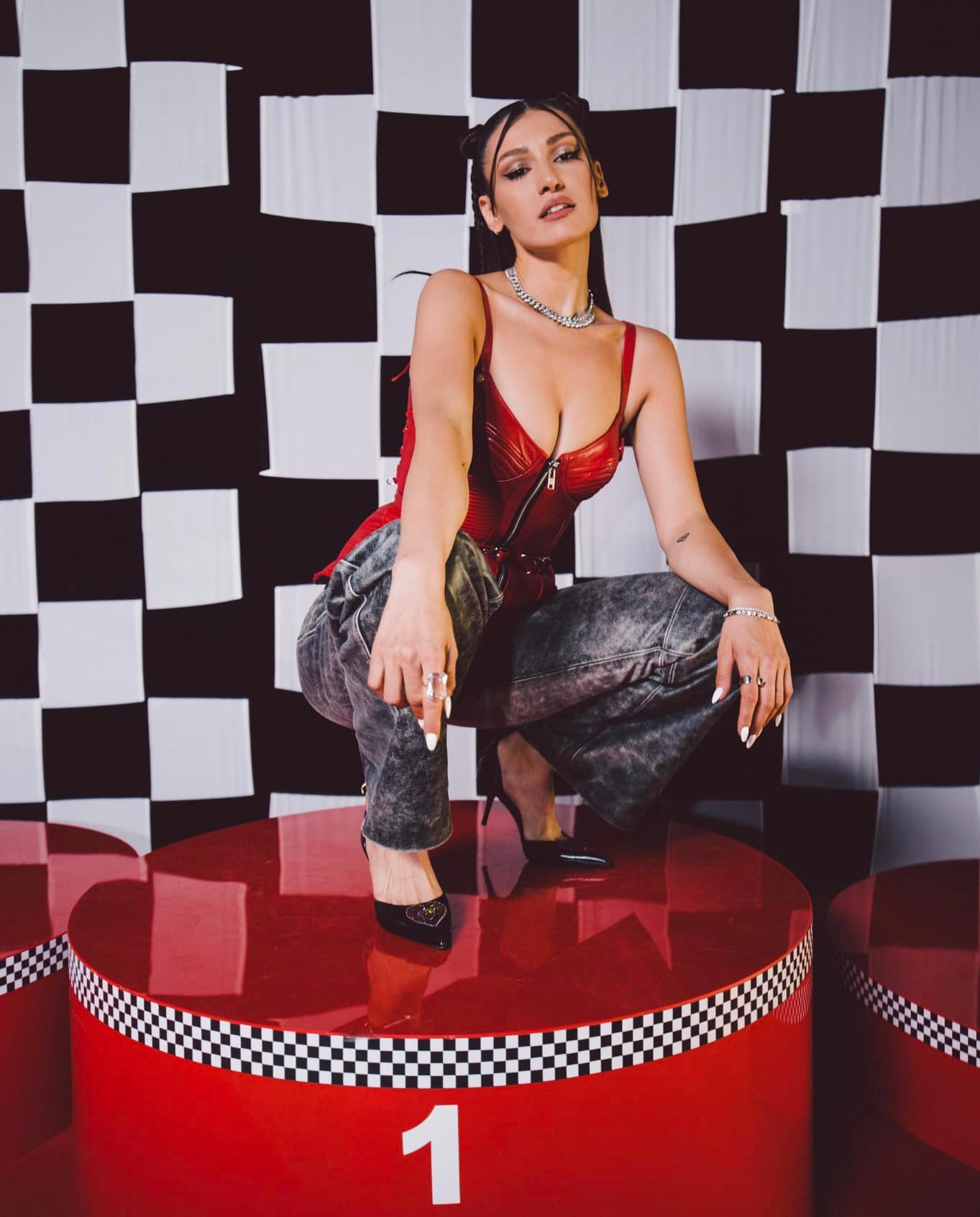 Alina Eremia se pregătește pentru lansarea pe piața muzicală internațională