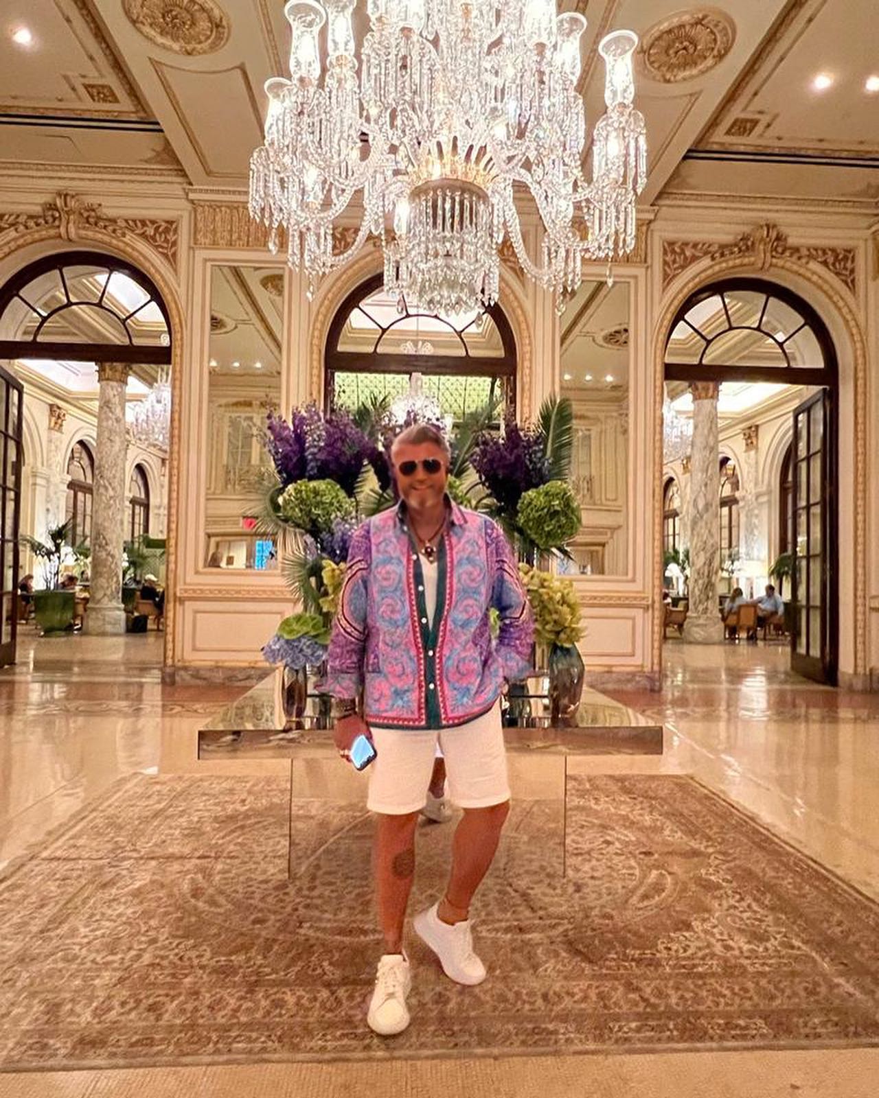 Cătălin Botezatu nu se dezice de atitudinea sa furtunoasă din backstage, nici la prezentările de modă internaționale