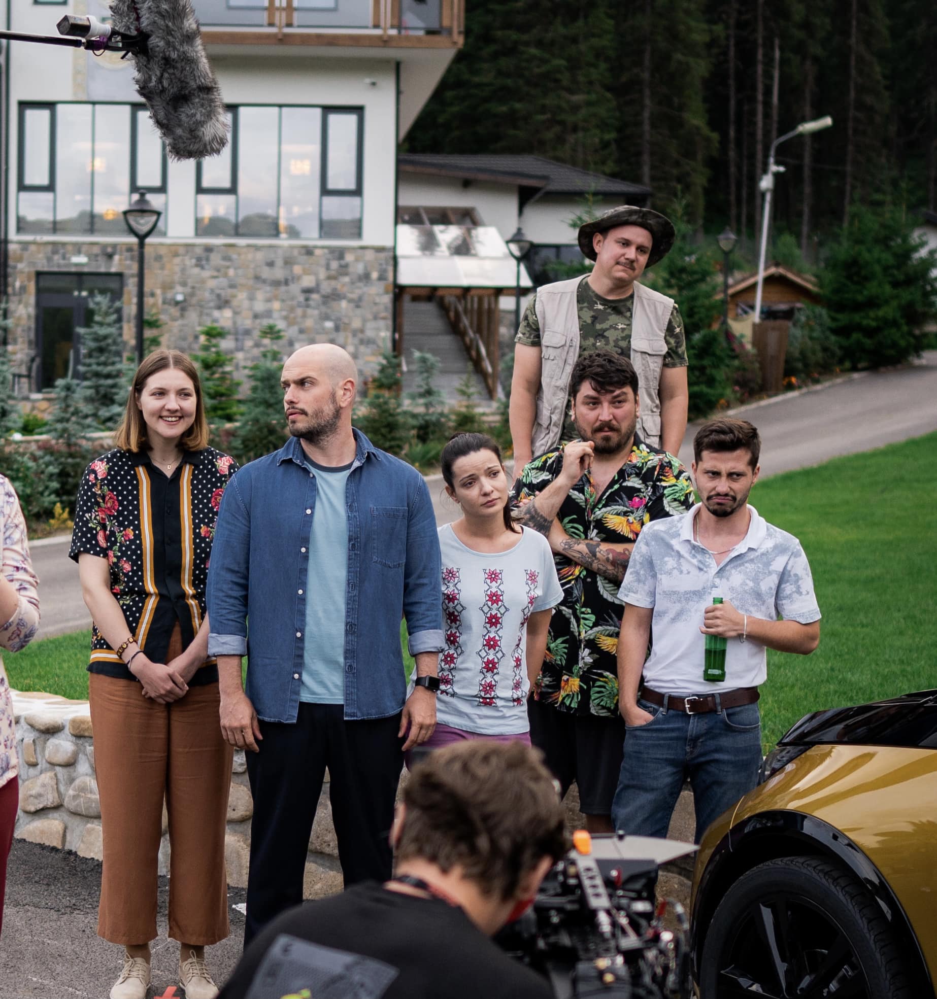 Matei Dima a dat nas în nas cu ursul la filmările pentru „Teambuilding”