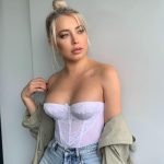 Solista Adriana Rusu trage din greu la sală de sport pentru a-și redobândi silueta