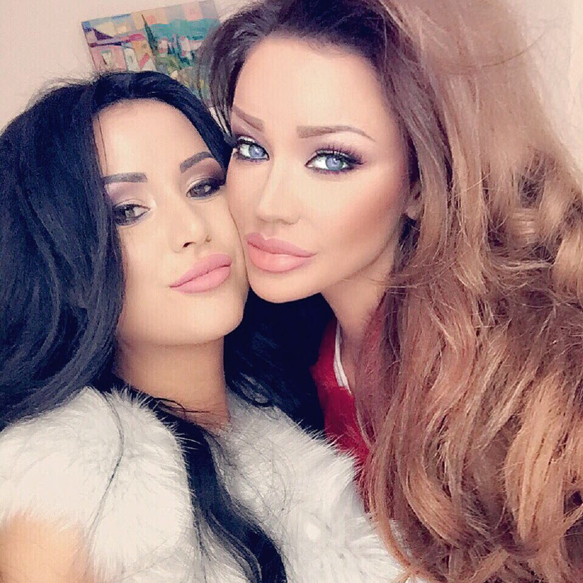 Bianca și Daniela sunt prietene vechi