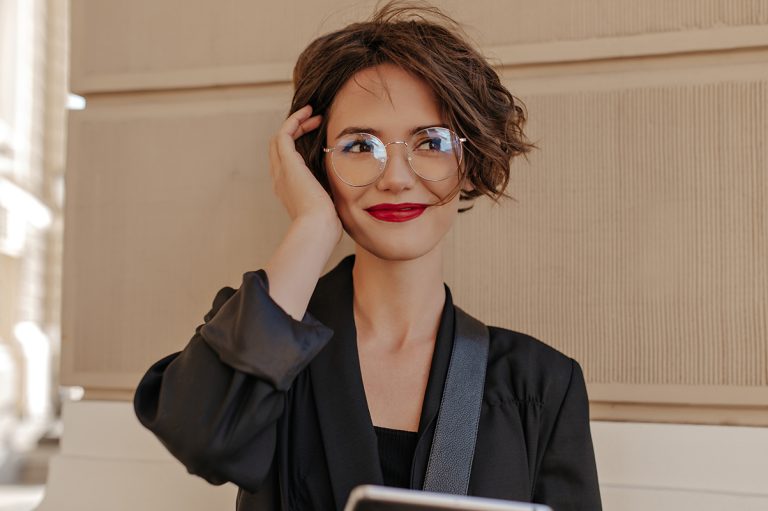 Coafura care te întinerește. Specialiștii în frumusețe au dezvăluit trucul lor secret