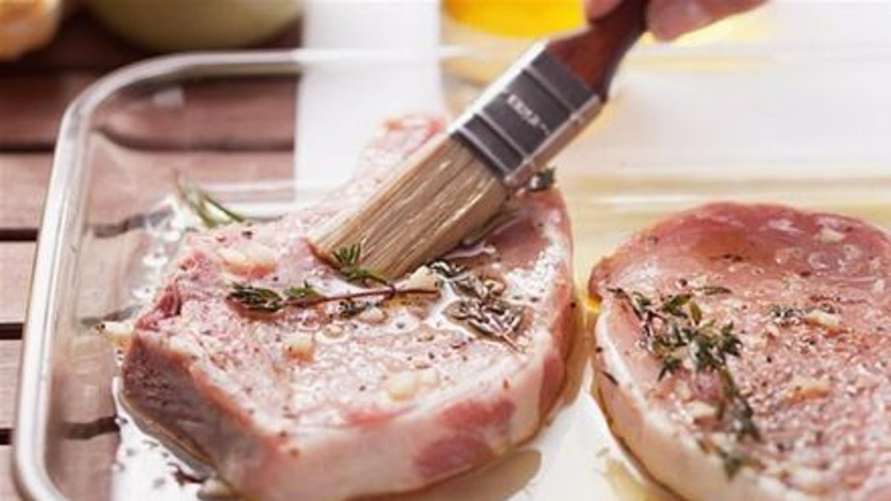 Condimente care fac mai gustoasă carnea de porc