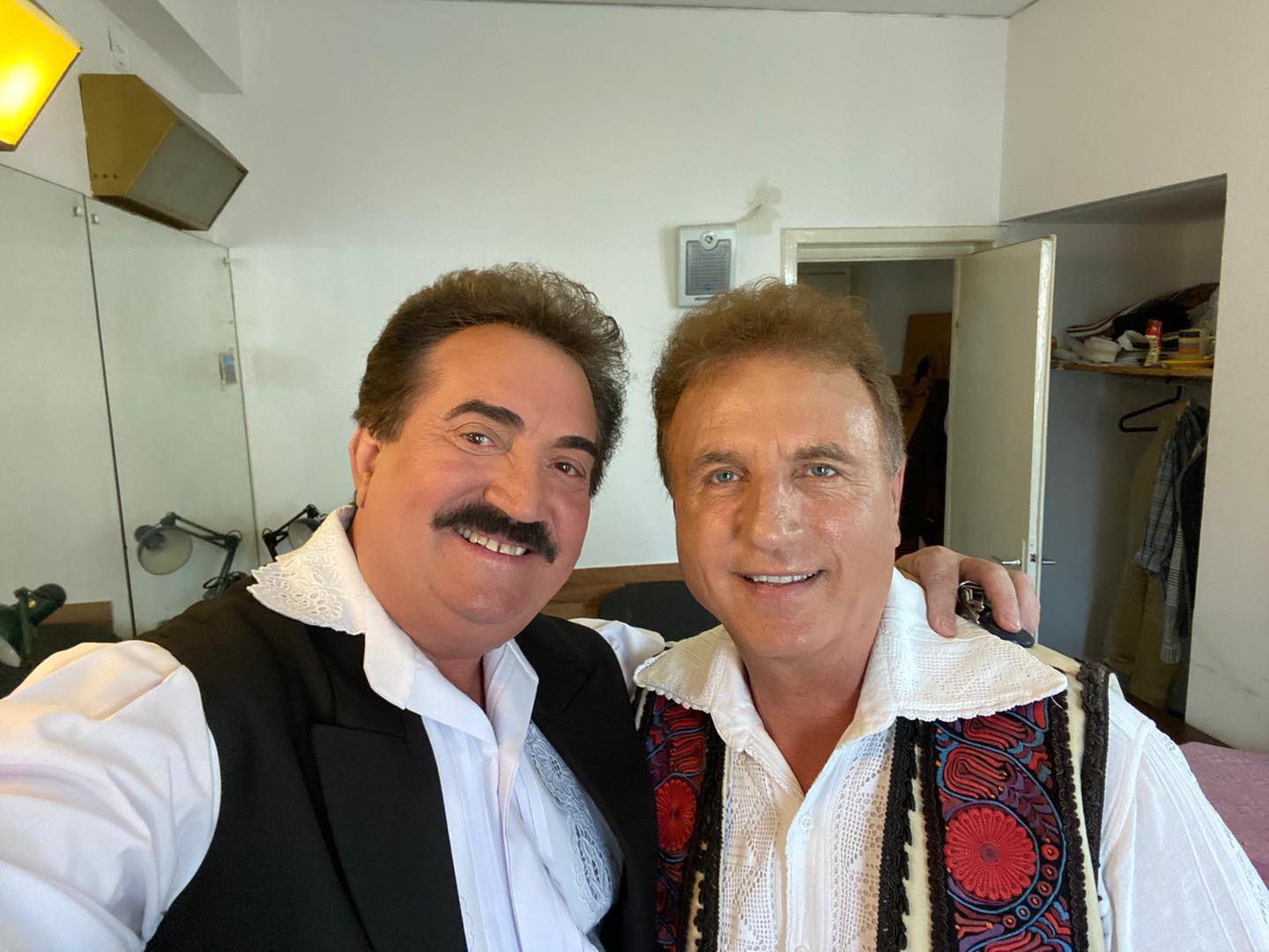 Constantin Enceanu apare pe afișul spectacolului ”In Memoriam Petrică Mîțu Stoian”, dar nu urcă pe scenă: ”Mă operez, mă doare rău”. Ce a pățit, de fapt, artistul. Exclusiv