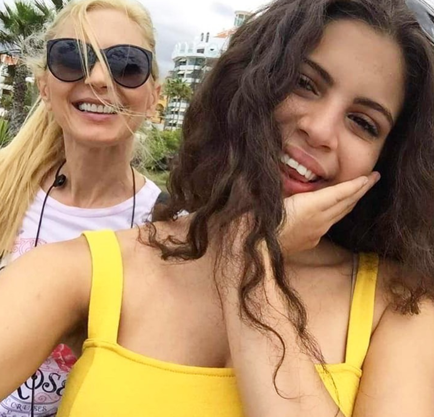 Cum arata fiica cea mare a lui Cabral. Tanara a implinit 20 de ani. FOTO