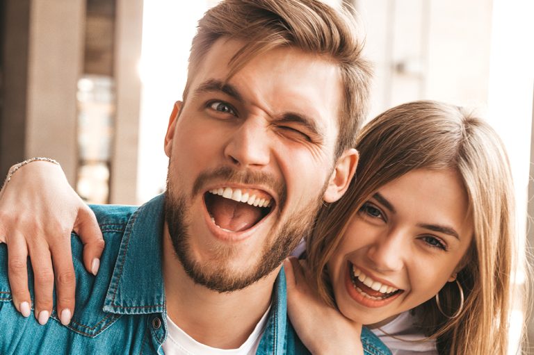 Cum îți dai seama că te minte. 5 semne care trădează un bărbat