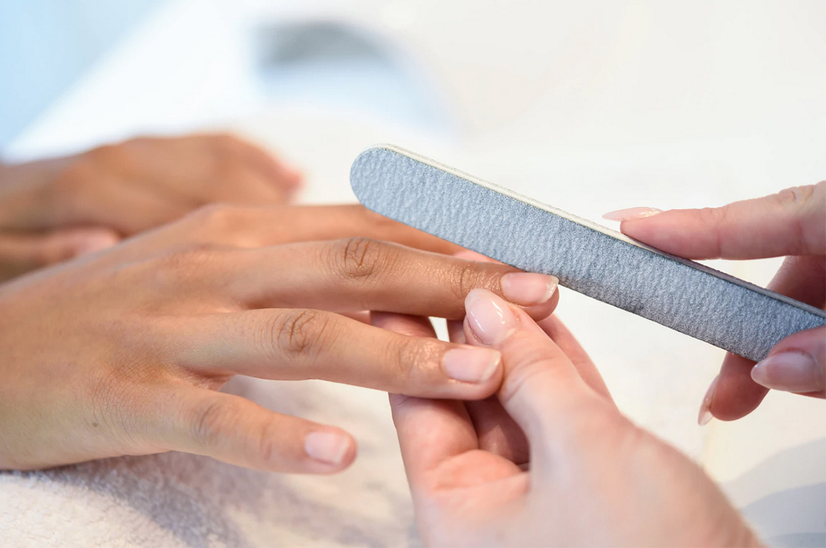 Cum poți trata unghiile galbenele