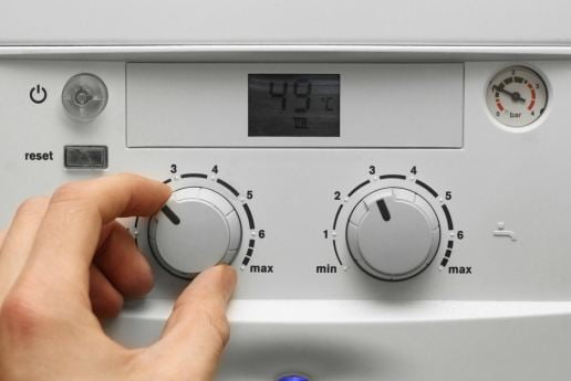 Cum trebuie setata apa calda la centrala pe timp de iarna. Asa vei consuma eficient