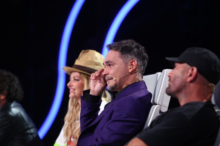 Fiica lui Răzvan Simion, apariție surpriză pe platourile de filmare de la Antena 1. Mesajul care l-a făcut pe celebrul prezentator să izbucnească în lacrimi