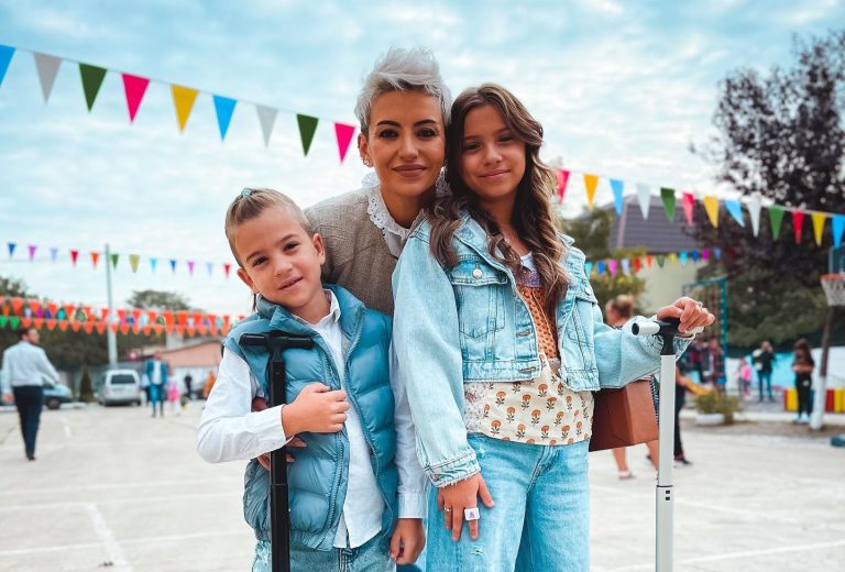 Giulia Anghelescu are de furcă cu fiica ei în vârstă de 10 ani. „Acum fetițele sunt mai precoce și intră într-o preadolescență de la 8-9 ani” VIDEO EXCLUSIV