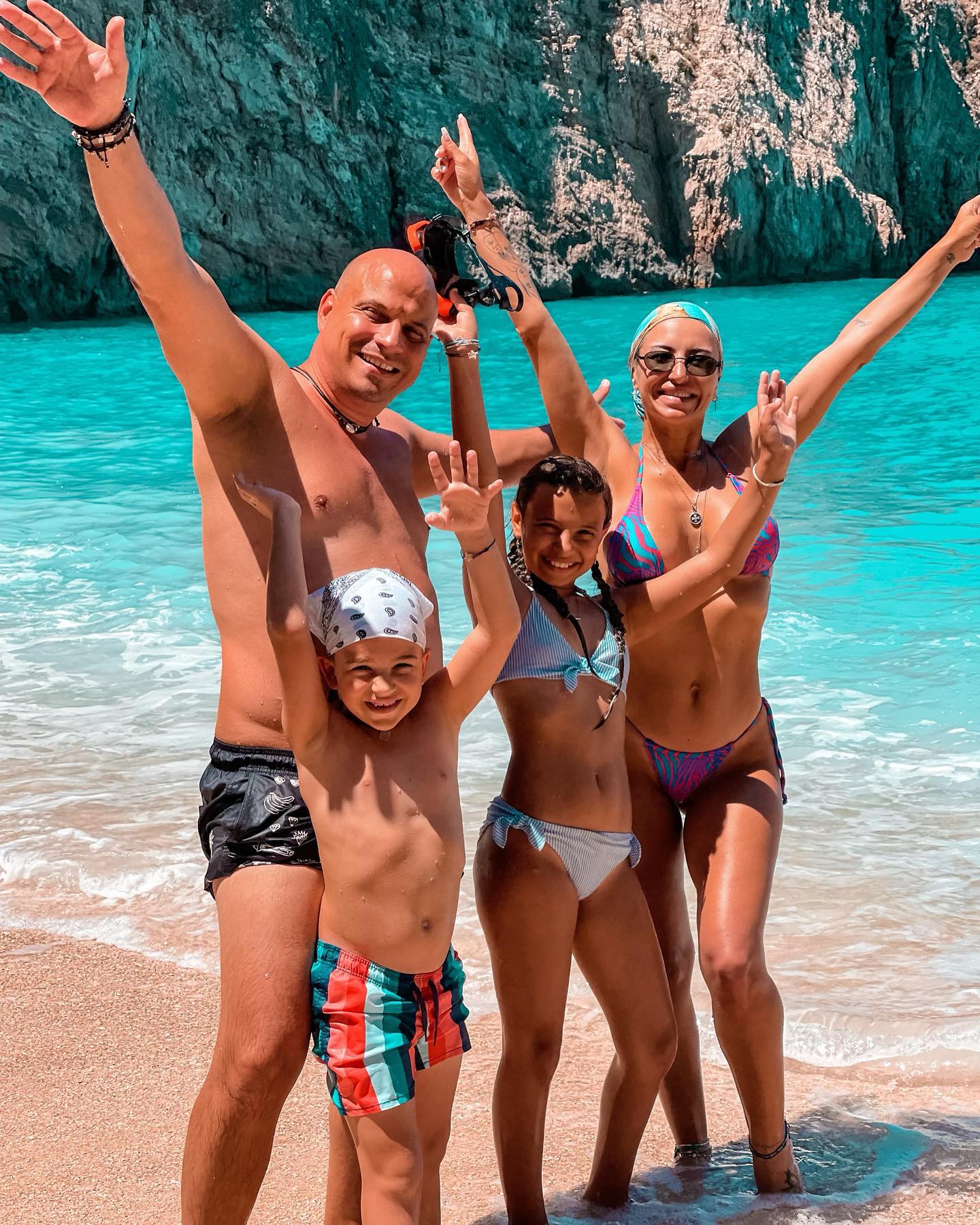 Giulia Anghelescu are de furca cu fiica ei in varsta de 10 ani.