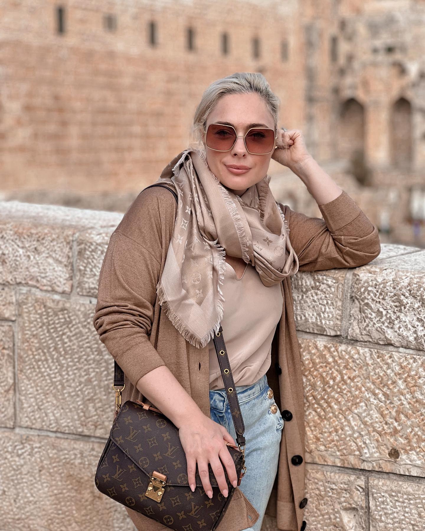 Giulia Nahmany, relatie speciala cu trupa ASIA 1