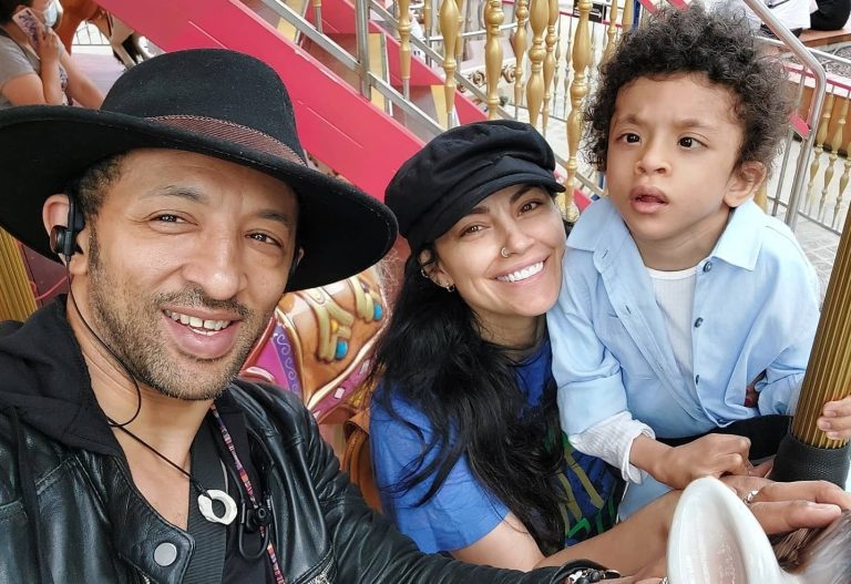 Kamara, despre chinul prin care trebuie să mai treacă micuțul Leon, până la 18 ani: ”Mai are de făcut încă 10 operații, ca să nu i se curbeze oasele” EXCLUSIV