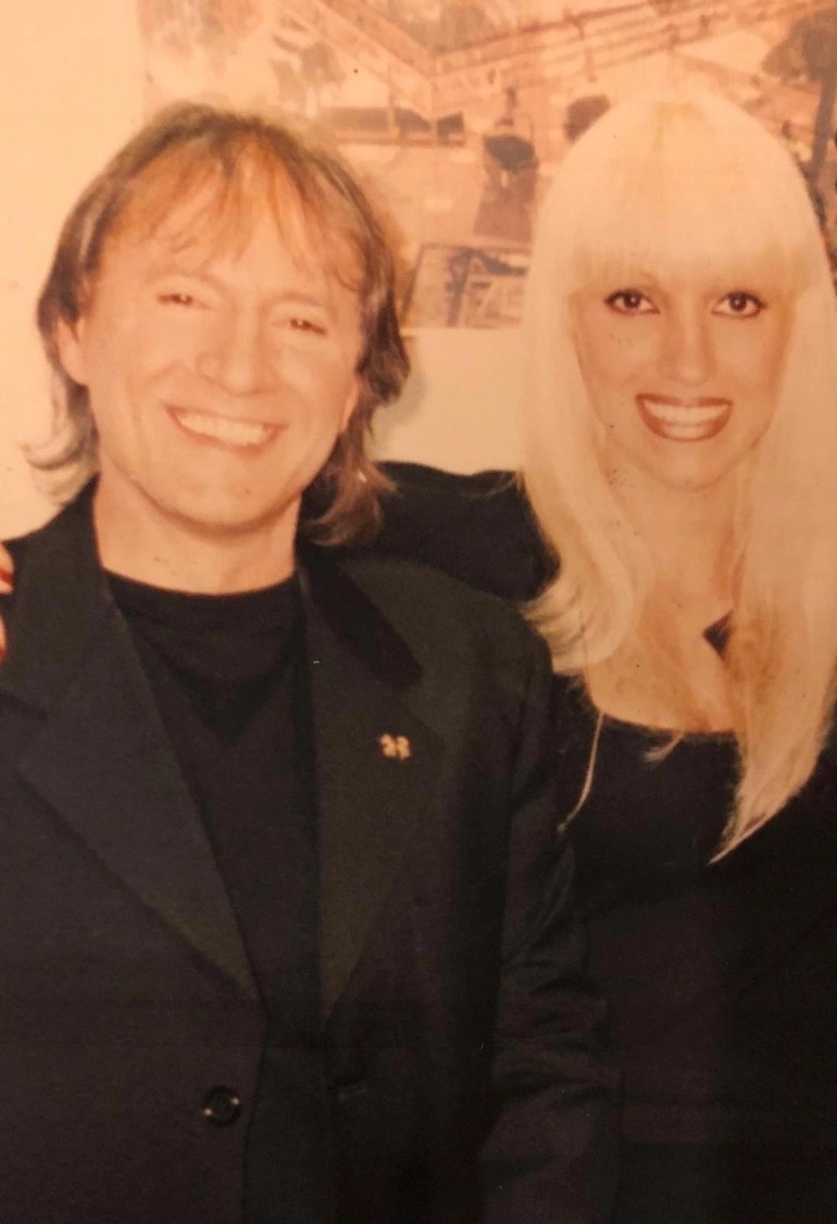 Mihaela Constantinescu coplesita de dor la trei ani de la decesul lui Mihai Constantinescu