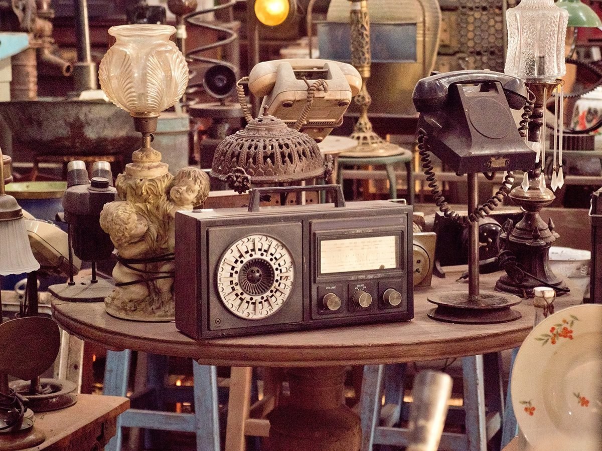 Motivul pentru care nu ar trebui sa tii niciodata obiecte vechi in casa