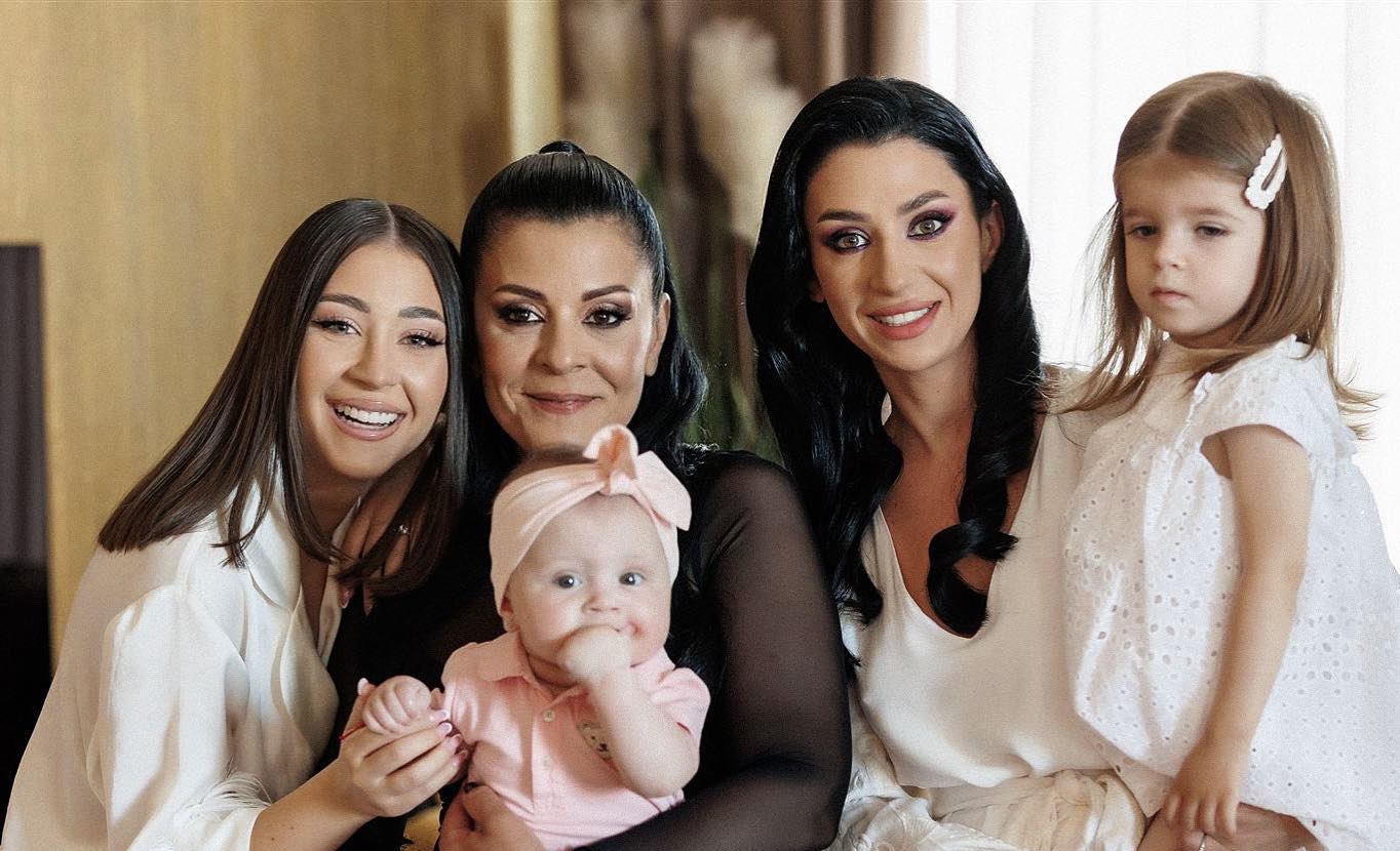 Nasica Nicole Cherry recunoaste ca nu ar face fata cu mai multi bebelusi in grija