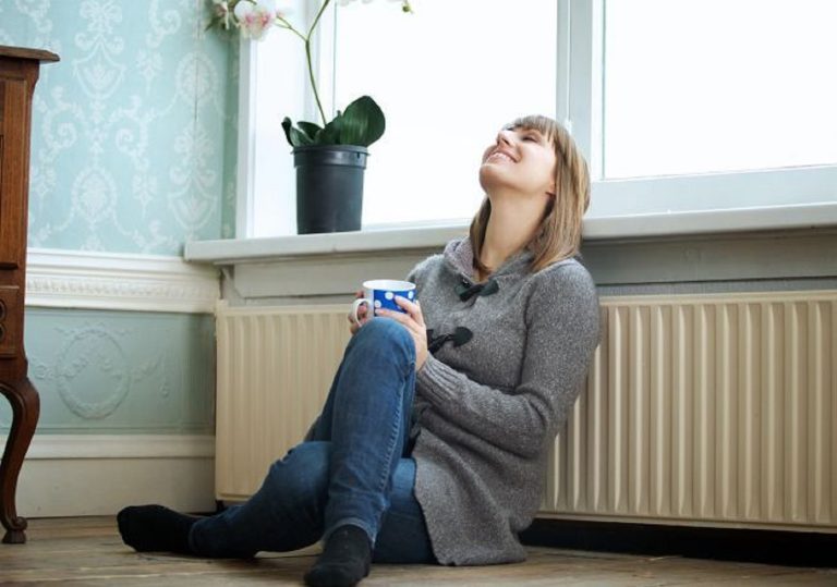 Trucul simplu prin care poți să păstrezi căldura în casă mai mult timp. Așa vei face economii