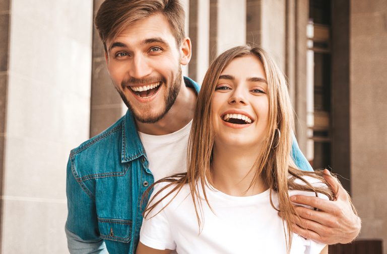 Prieteni după despărțire? Ce faci dacă fostul îți cere să rămâneți amici. Aspectele pe care e bine să le ai în vedere