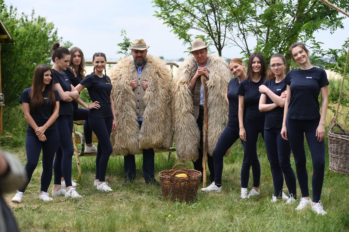 Alin Panc face filme pe bandă rulantă