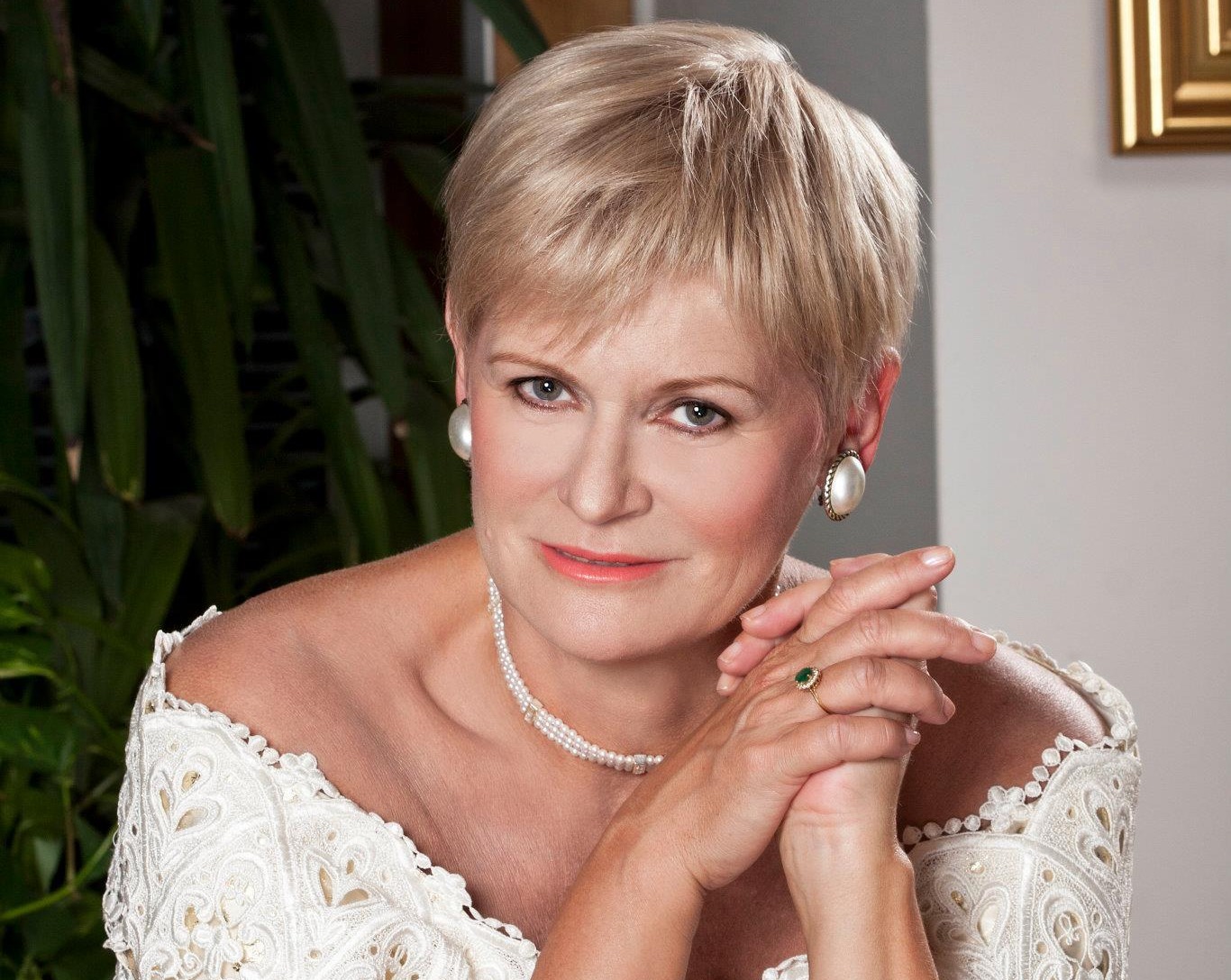 Cum s-a îmbogățit Monica Tatoiu, de fapt