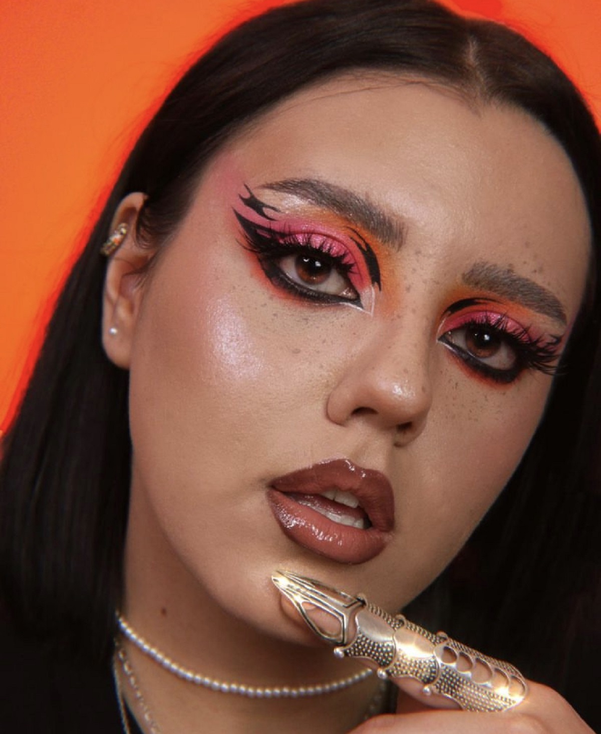 Totul despre machiajul perfect în funcție de culoarea părului