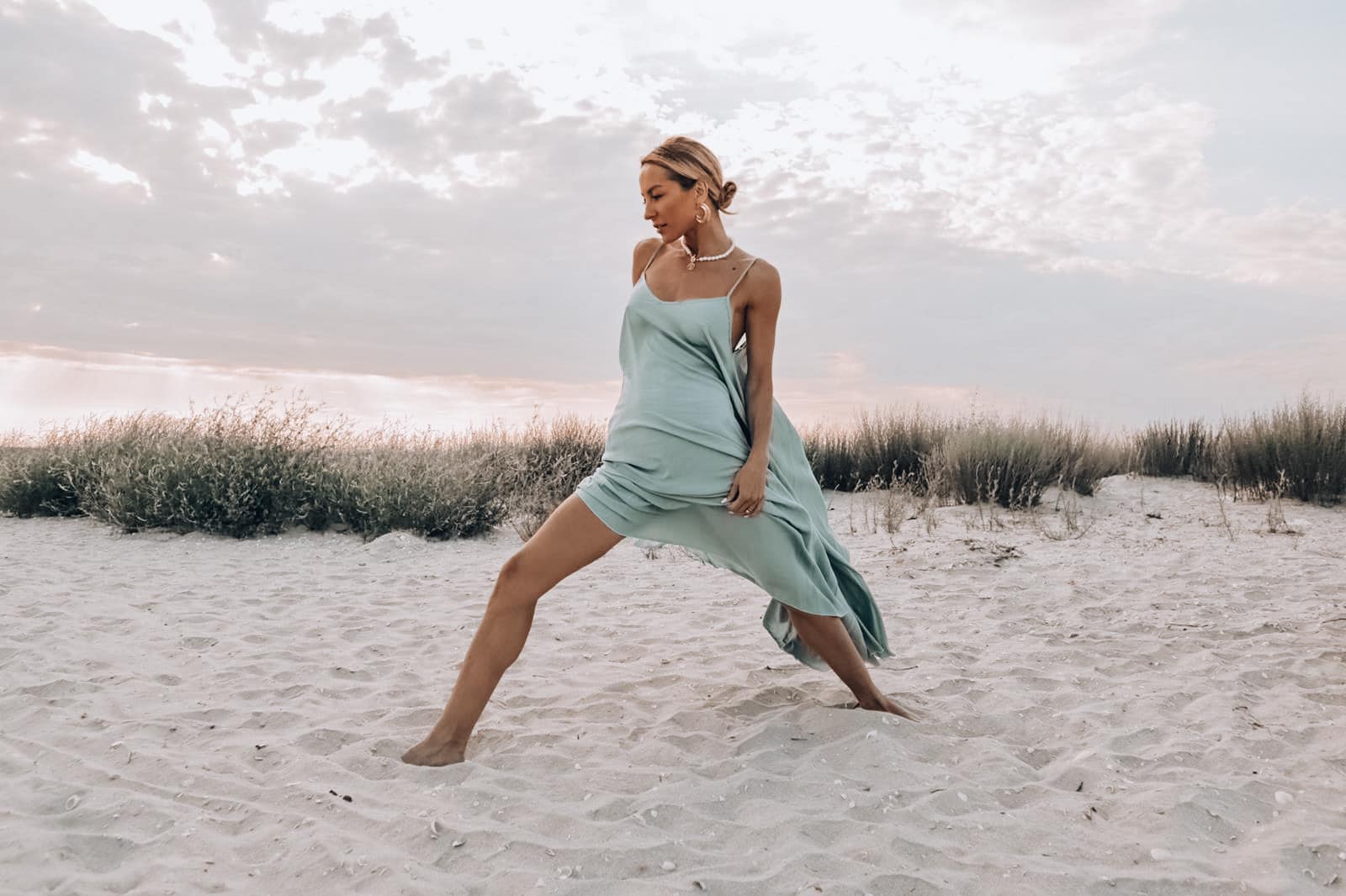 Flavia Mihășan a găsit cea mai eficientă metodă de a scăpa de hainele din dressing. „Am remarcat că mă îmbrac cu 20% din hainele pe care le am”