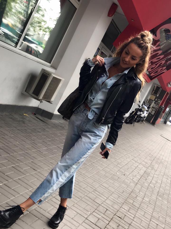 Flavia Mihășan a găsit cea mai eficientă metodă de a scăpa de hainele din dressing. „Am remarcat că mă îmbrac cu 20% din hainele pe care le am”