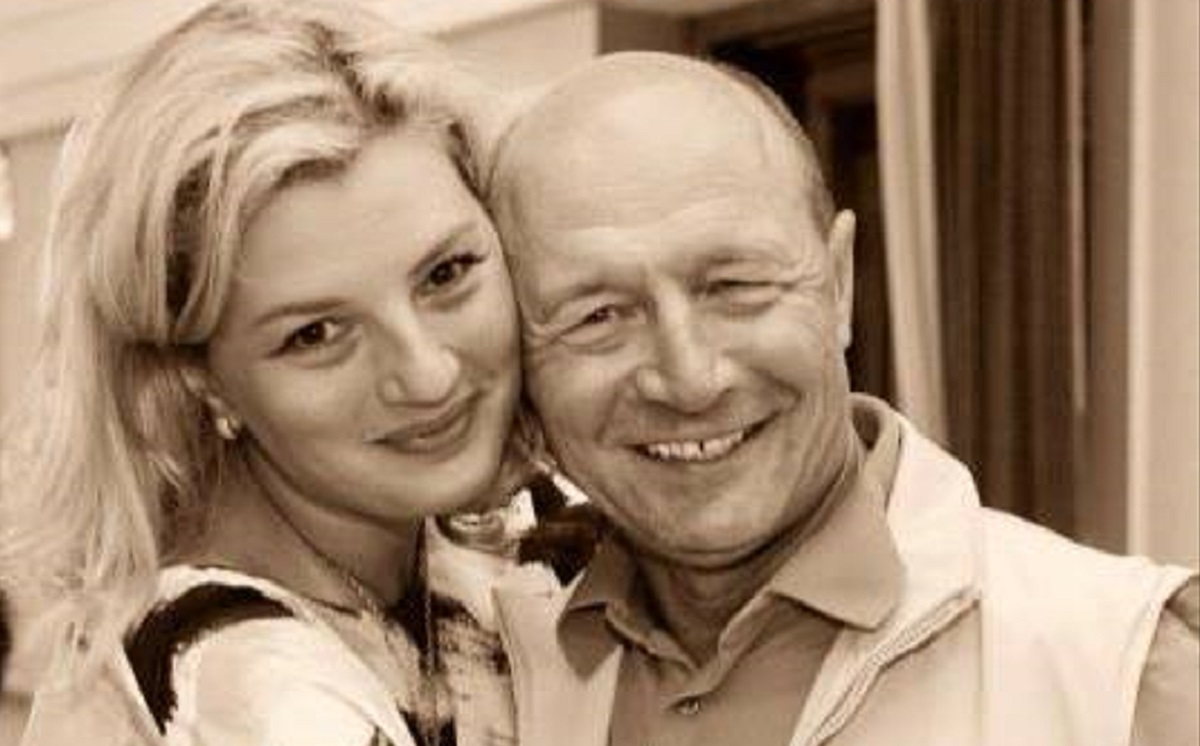 Ce face și cum arată fiica cea mare a lui Traian Băsescu