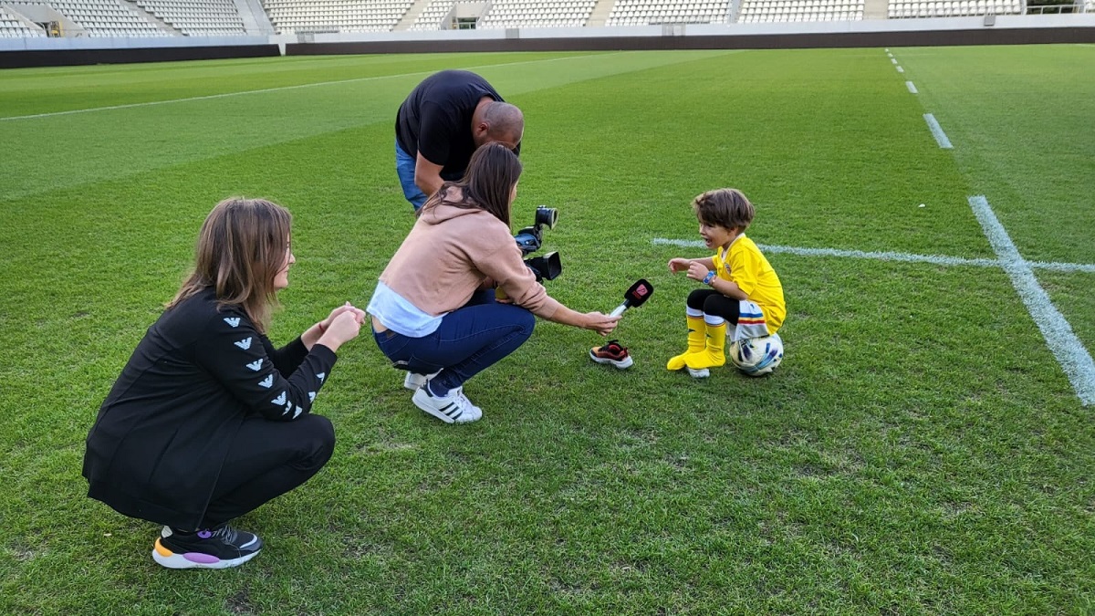 Andrei este pasionat de fotbal