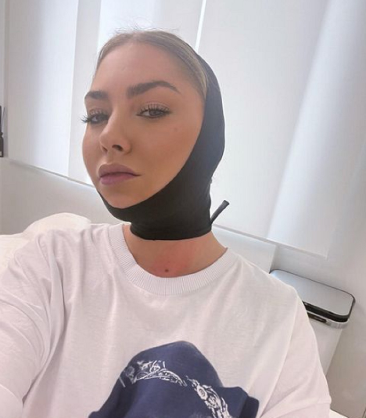 Jo, intervenție pentru a scăpa de gușă