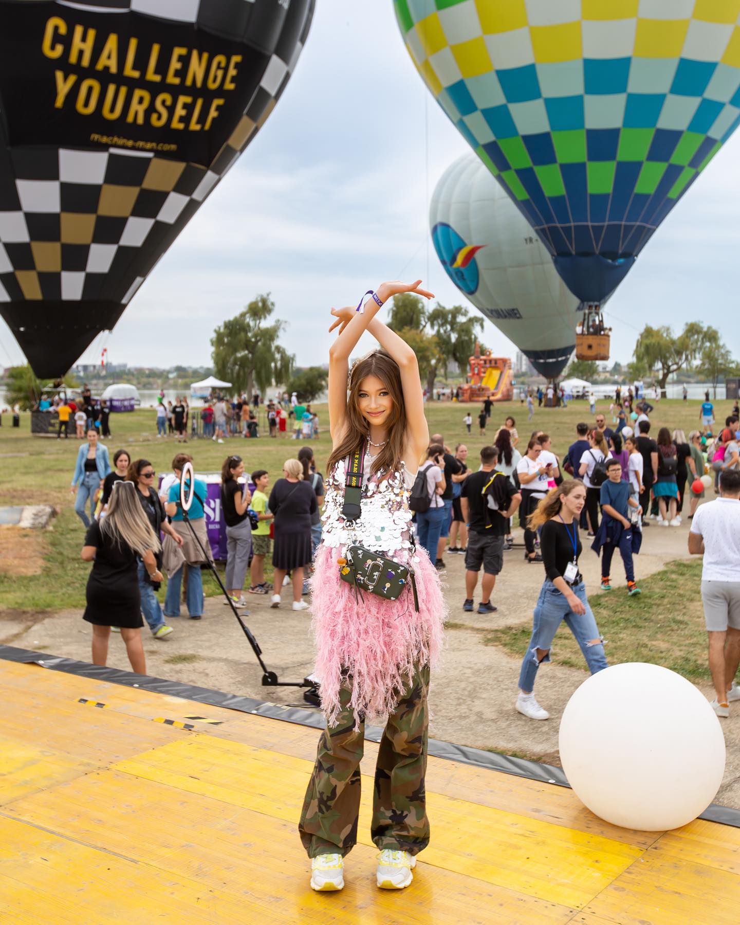 Mikaela, fiica Iuliei Albu