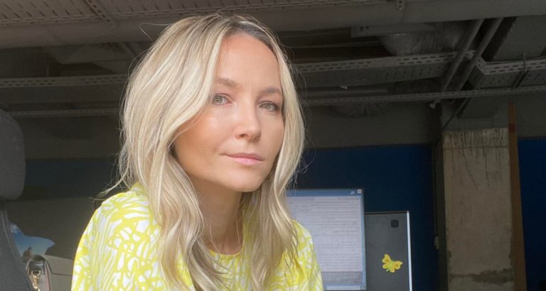 Produsul banal pe care Octavia Geamănu îl folosește în ritualul de îngrijire.” Cu 10-15 lei obții un ten senzațional în 15 minute”