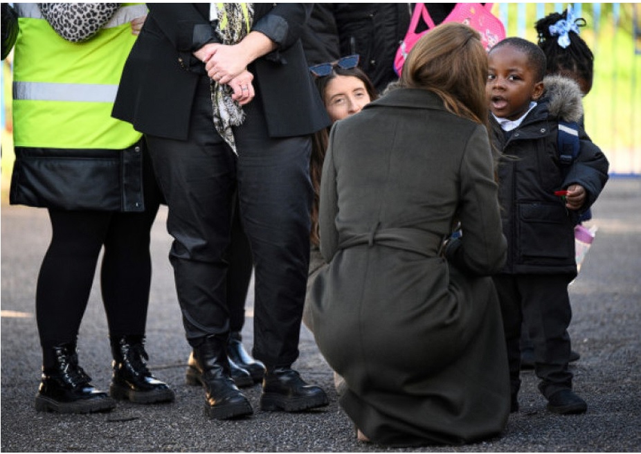 Gestul inedit făcut de Kate Middleton în public