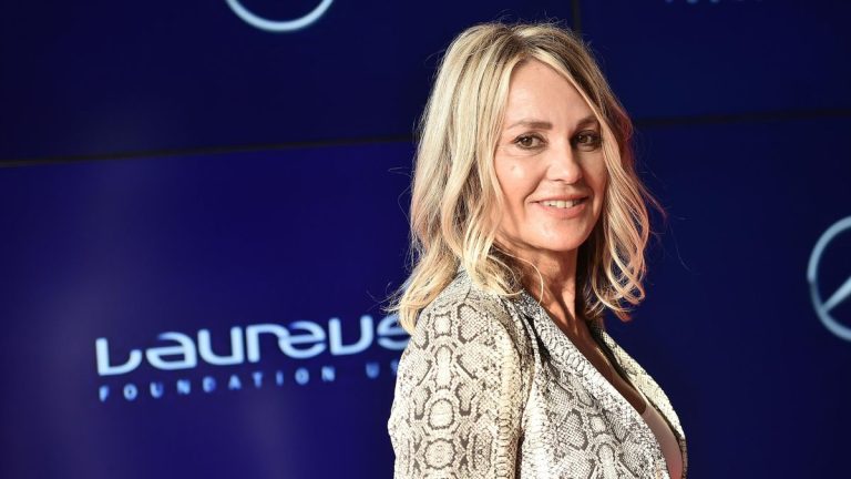 Cu cine s-a iubit Nadia Comăneci, înainte de căsătoria cu Bart Conner. Fosta gimnastă împlinește azi 61 de ani