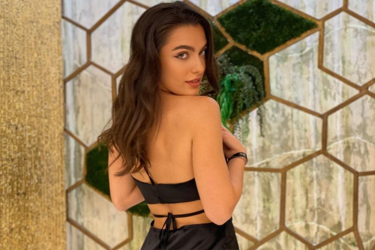 Cel mai jenant moment pe care l-a trăit Alexia Eram: “Doamne ajută că nu a văzut nimeni!” Pe ce cheltuiește fiica Andreei Esca cei mai mulți bani VIDEO EXCLUSIV