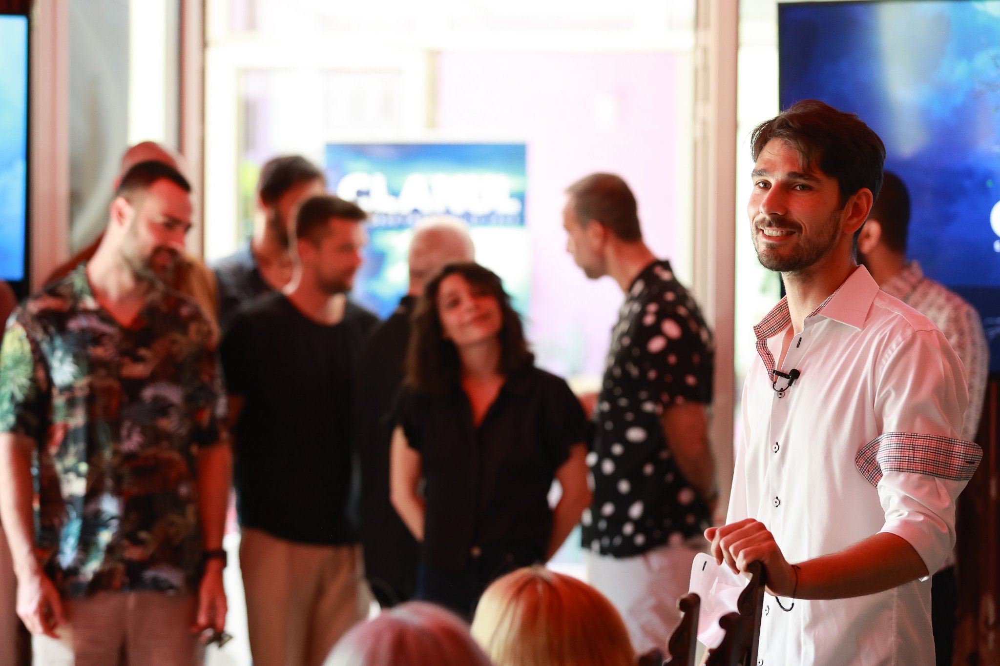 Anghel Damian scrie de zor pentru serialul Clanul