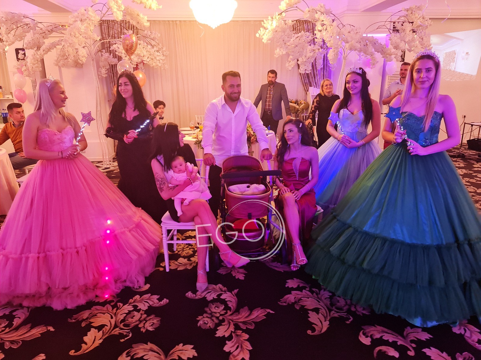 Botez cu petrecere și ursitoare