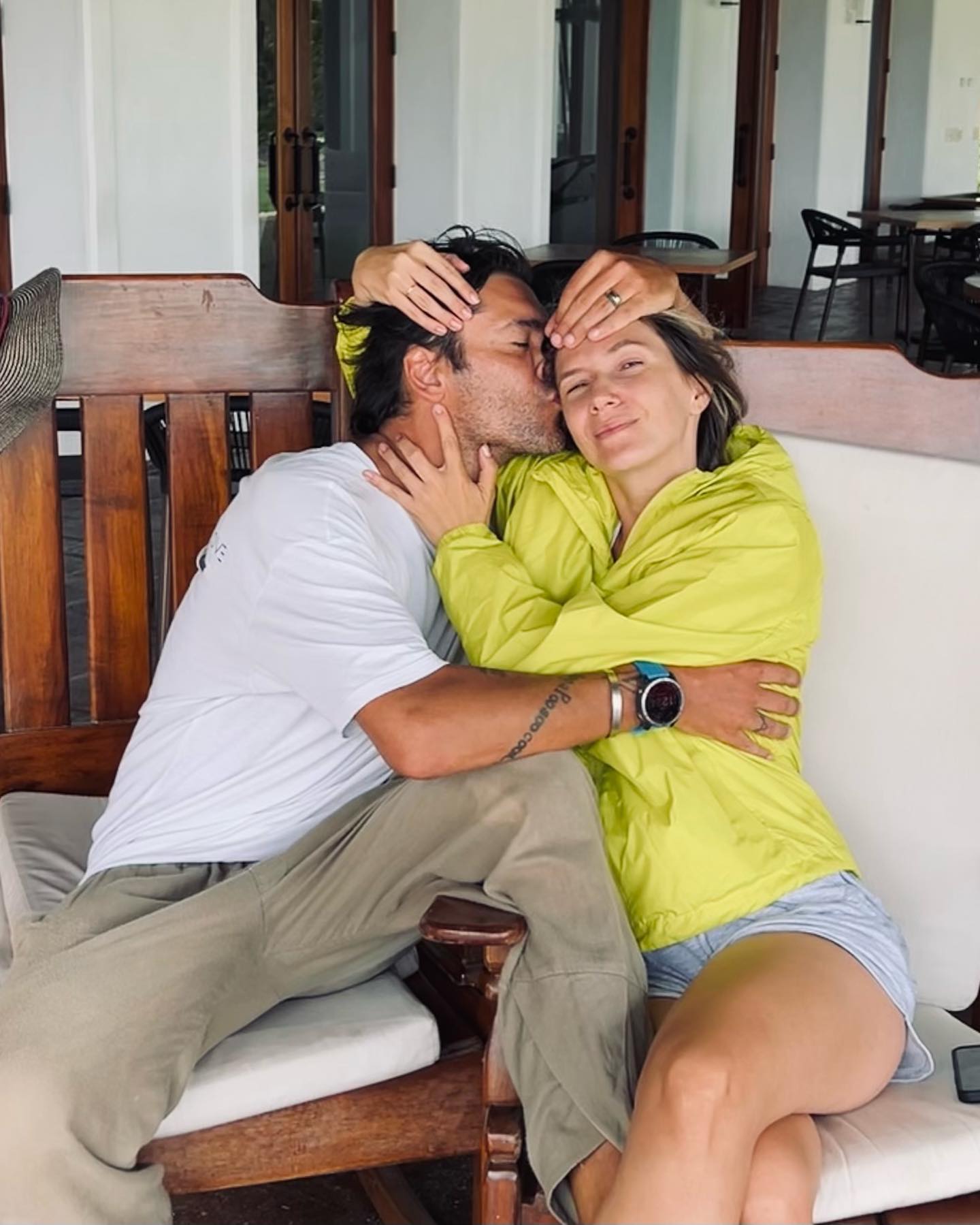 Ce a facut Adela Popescu imediat ce Radu Valcan a parasit Romania