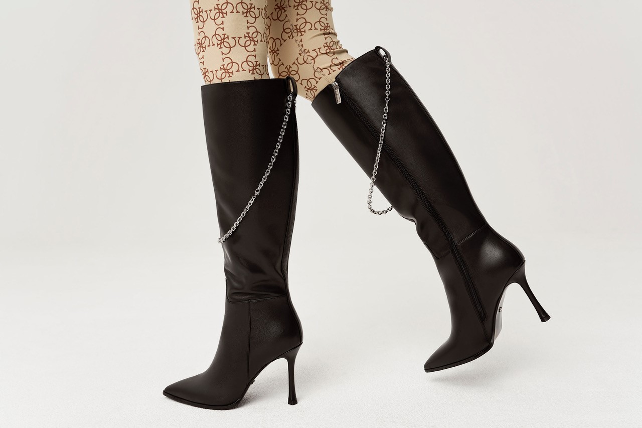 Cizmele se află pe lista tendințelor din sezonul rece