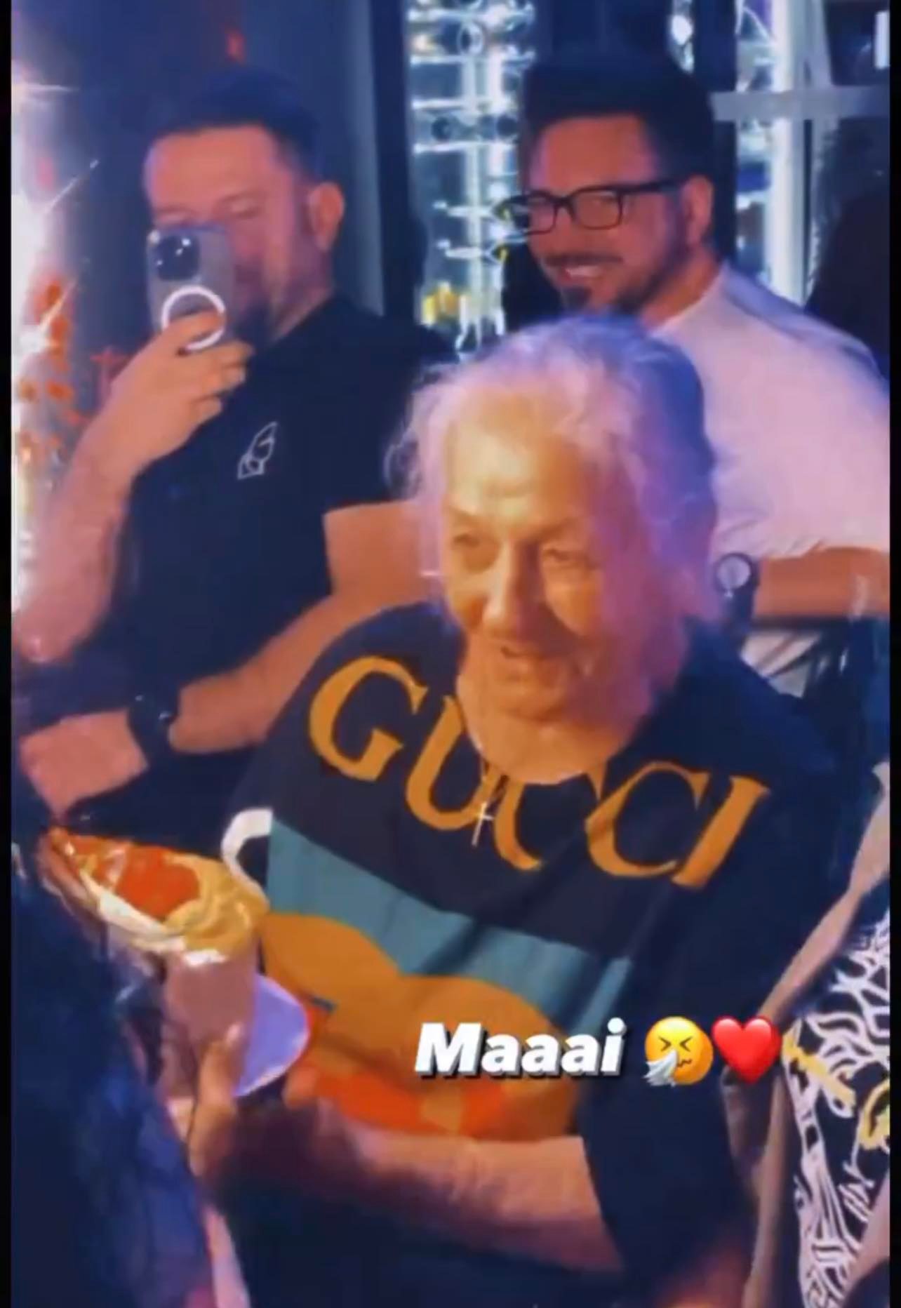 Cum si-a convins Ruby bunica sa iasa din casa de ziua ei