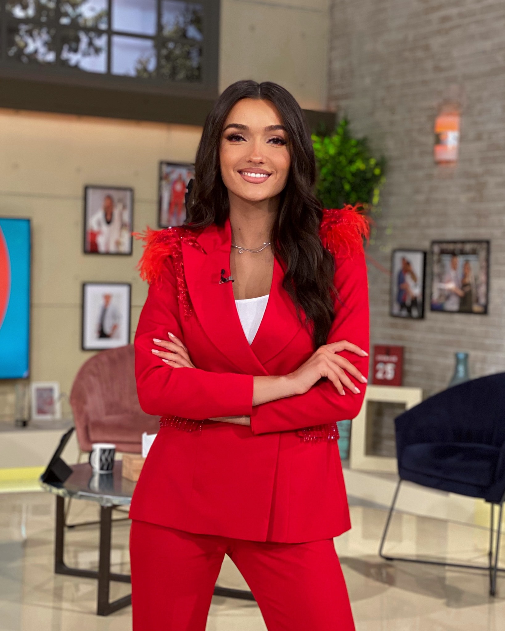 Cum si-a facut aparitia Viviana Sposub pe covorul negru la evenimentul din Los Angeles 6