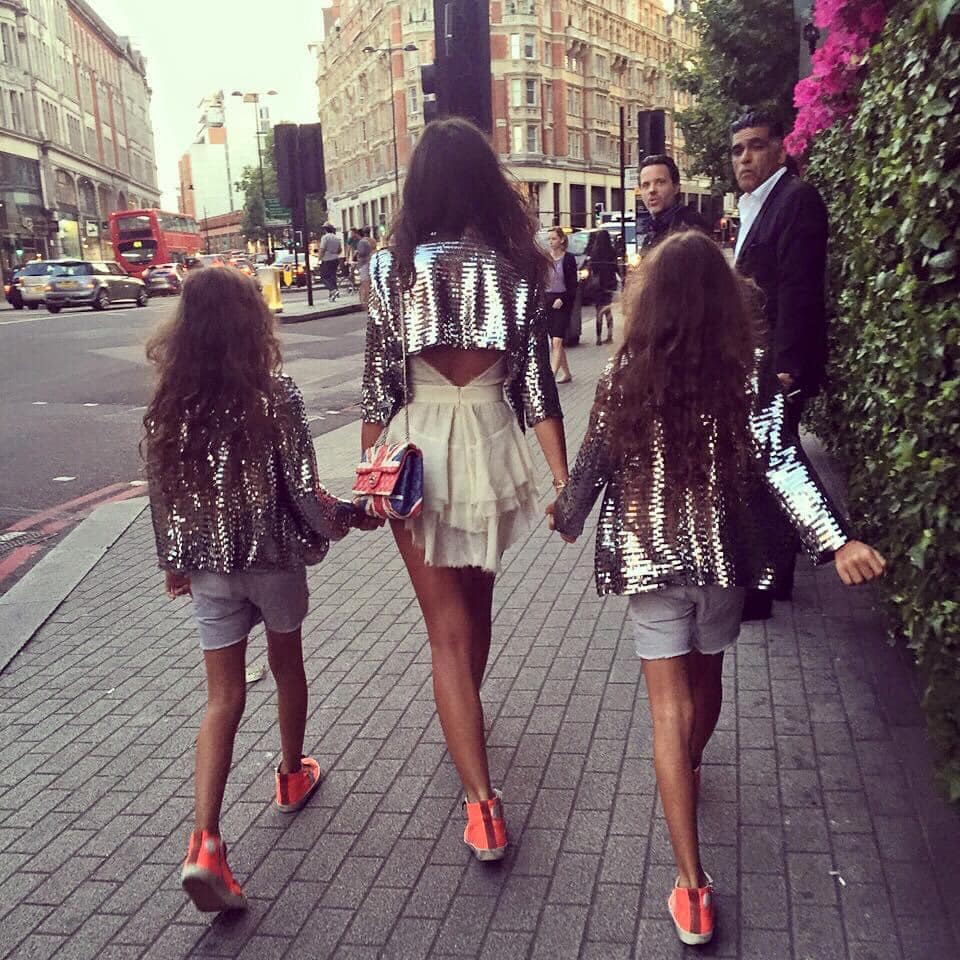 Dana Budeanu si gemenele sale imagini nemaivazute