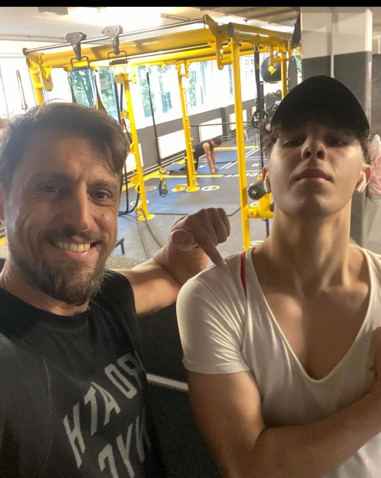 Daniel Pavel de la Survivor se pregateste de majoratul fiului sau