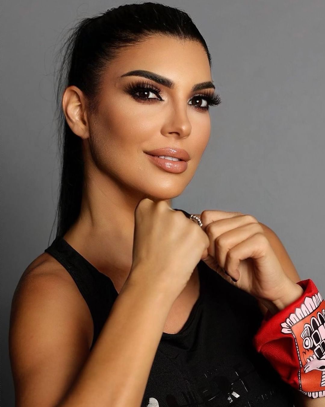 Din ce face bani Andreea Tonciu