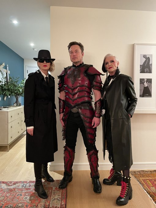 Unde a petrecut, de fapt, Elon Musk de Halloween