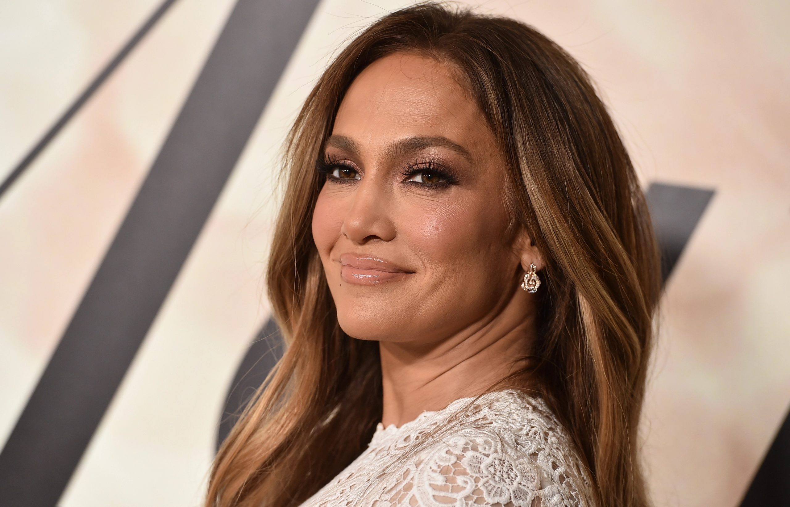 Secretul lui Jennifer Lopez pentru intinerirea tenului